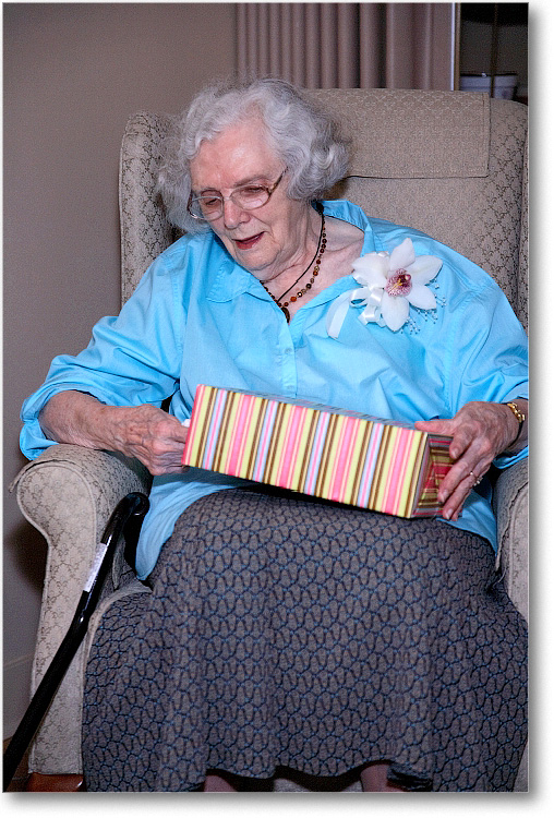 Ruth&Gifts_July2008_E0K9200 copy