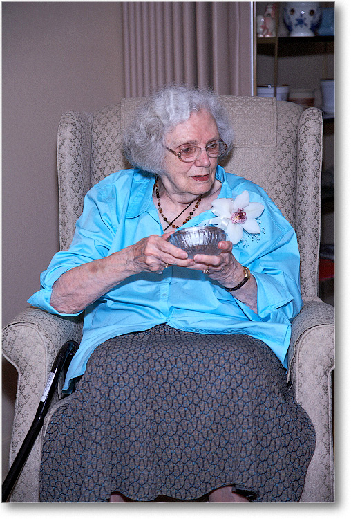 Ruth&Gifts_July2008_E0K9204 copy