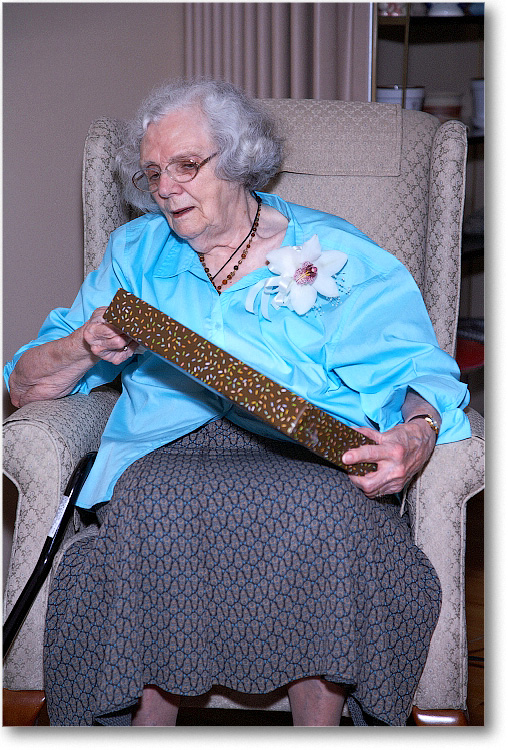 Ruth&Gifts_July2008_E0K9205 copy