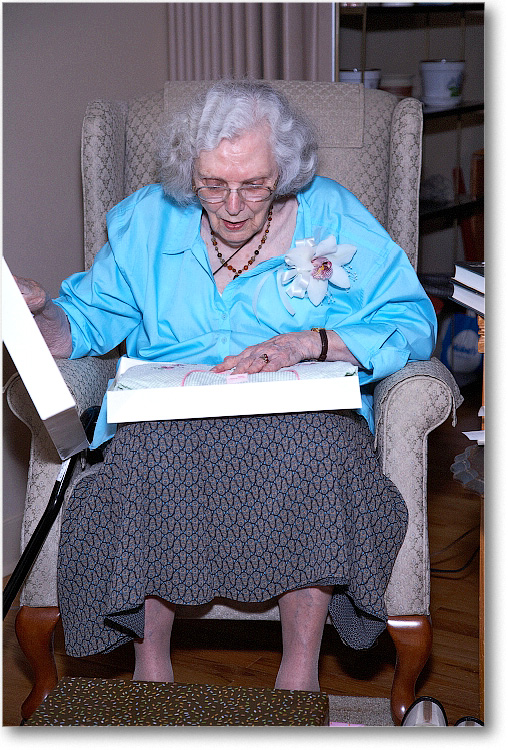 Ruth&Gifts_July2008_E0K9208 copy