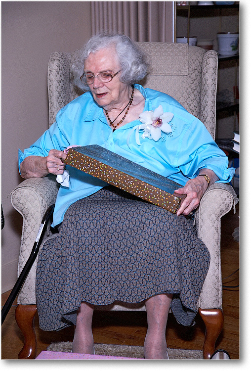 Ruth&Gifts_July2008_E0K9210 copy