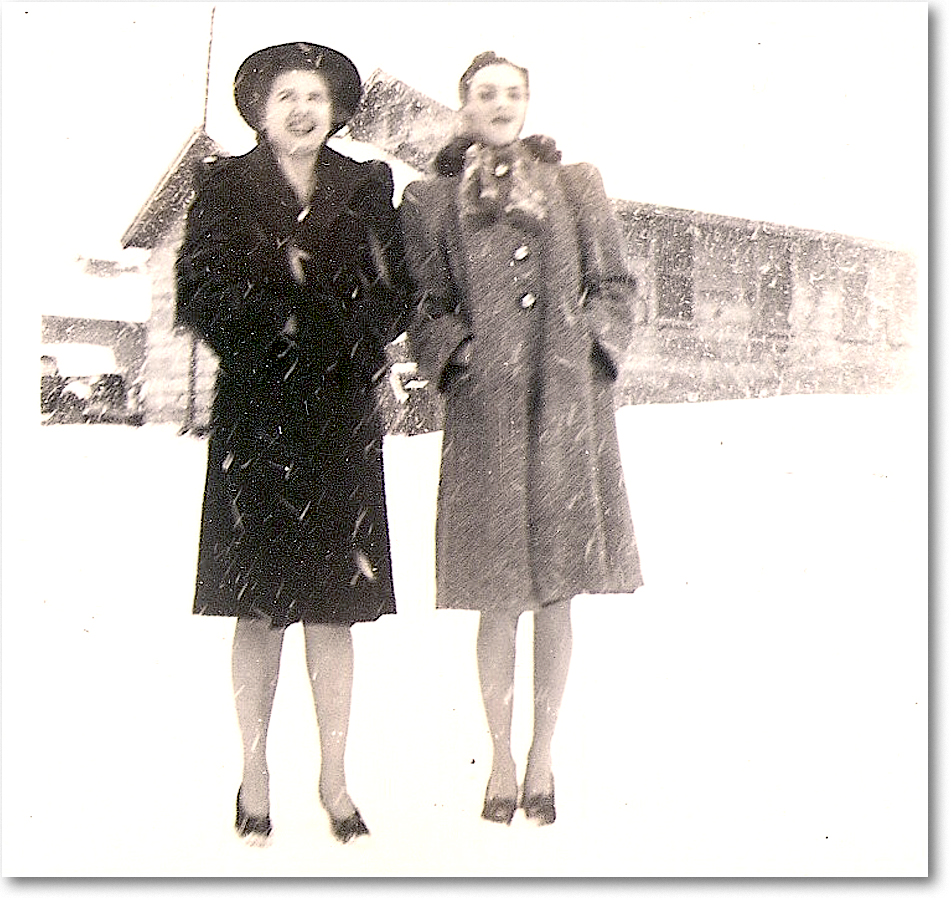 1943-01 Ruth n Dixie Johnson Dale Hollow Dam Nurses House copy