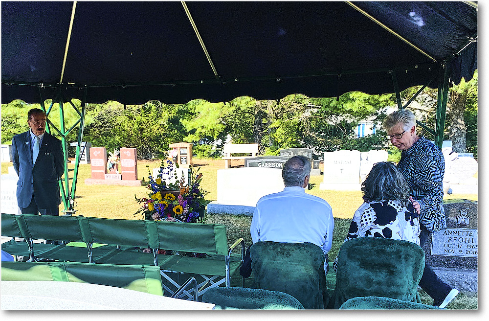 MichaelRebeccaSylvia_OakHill_2025Aug_IMG_0521 copy