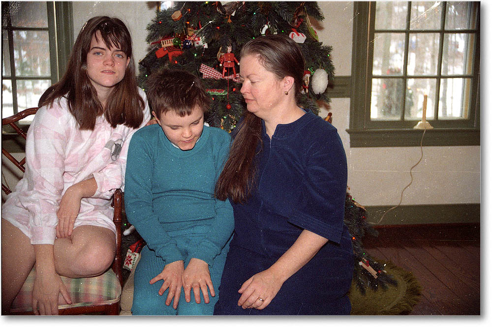SusanRebeccaDavidTree_Christmas1989 copy