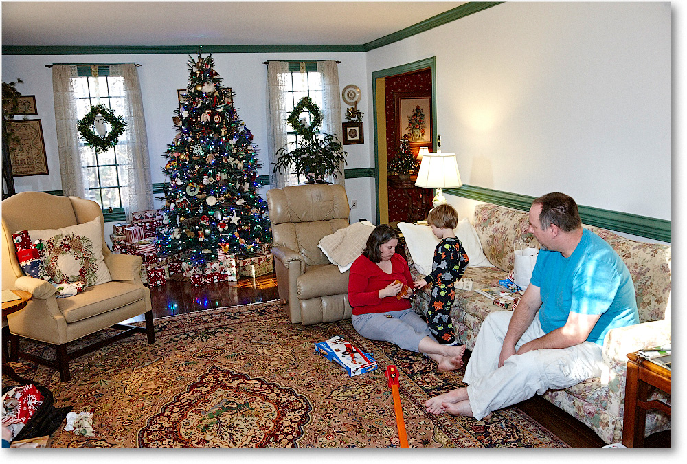 Rebecca&2Michaels-Christmas2014_S3A8523 copy