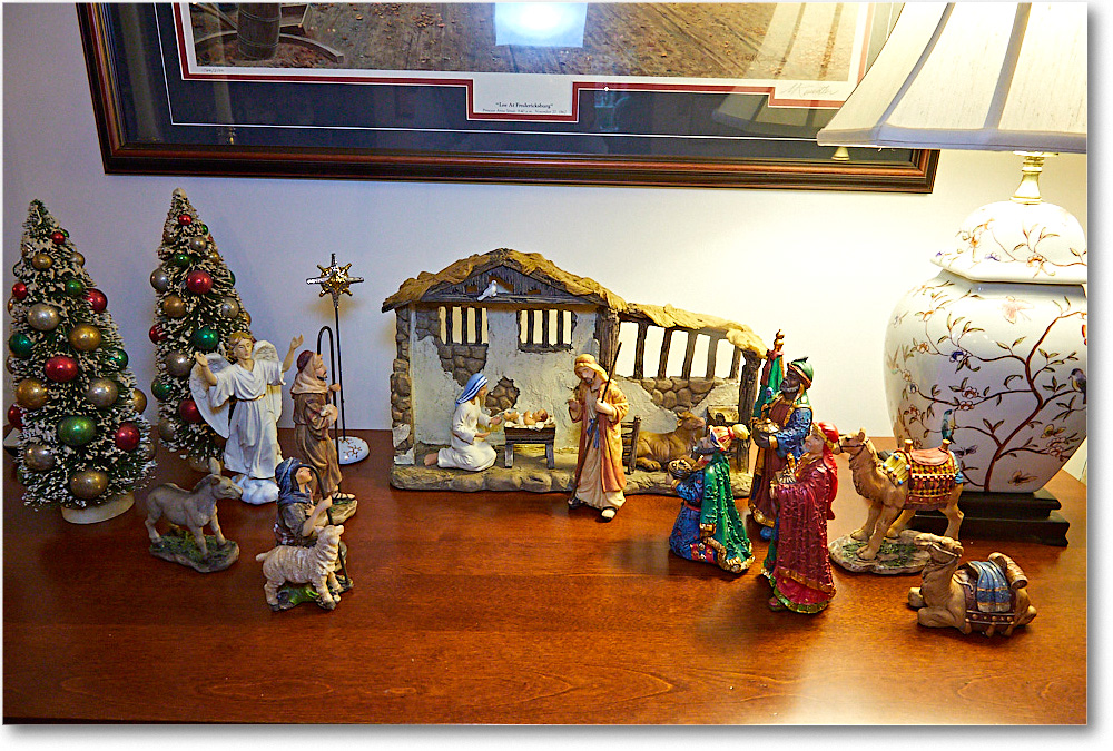 ChristmasDecor_2016Dec_5D4A0456 copy