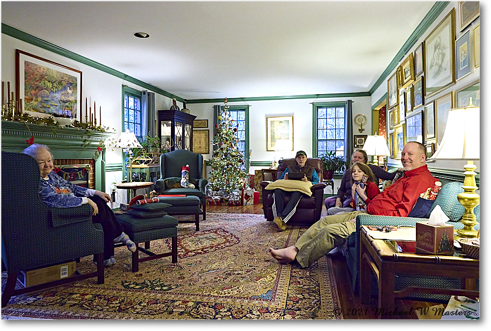 Christmas_2021Dec_R5B06024 copy