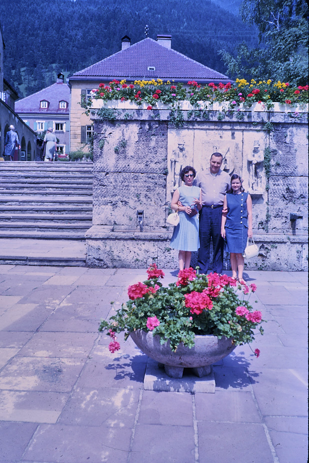 Susan_GarmishGer_1966Jun_SCB8-R2C4-PT-KR08