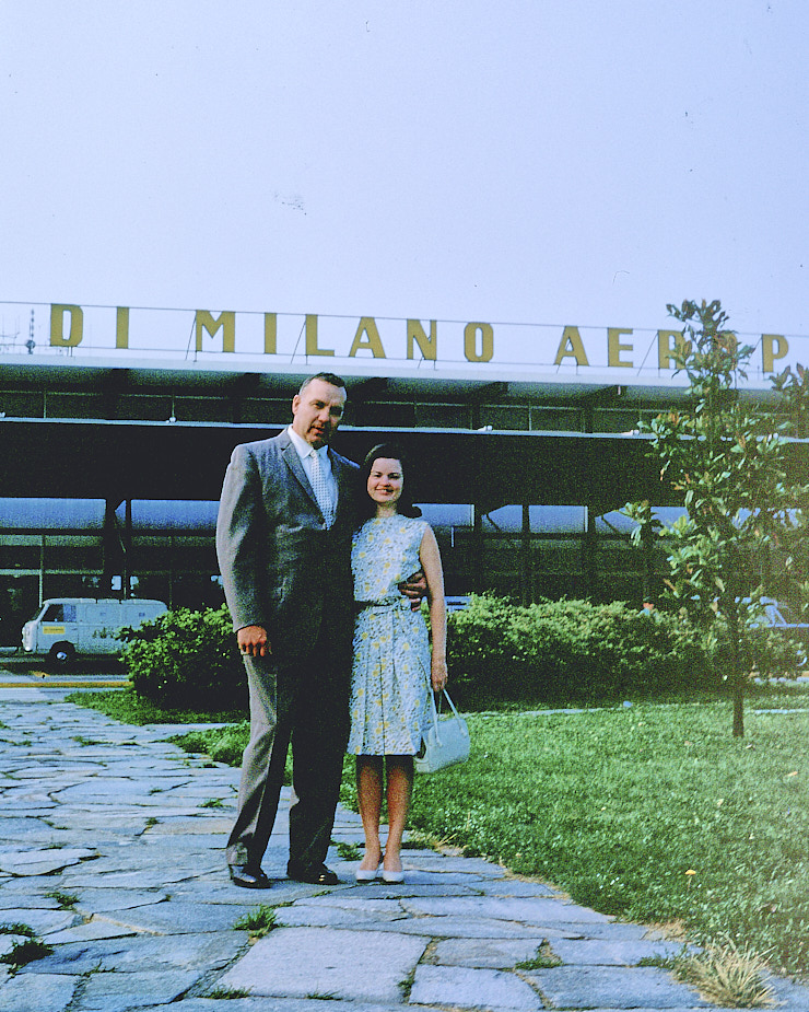 Susan_MilanoAirport_1966Jun_SCB8-R2C4-PT-KR14