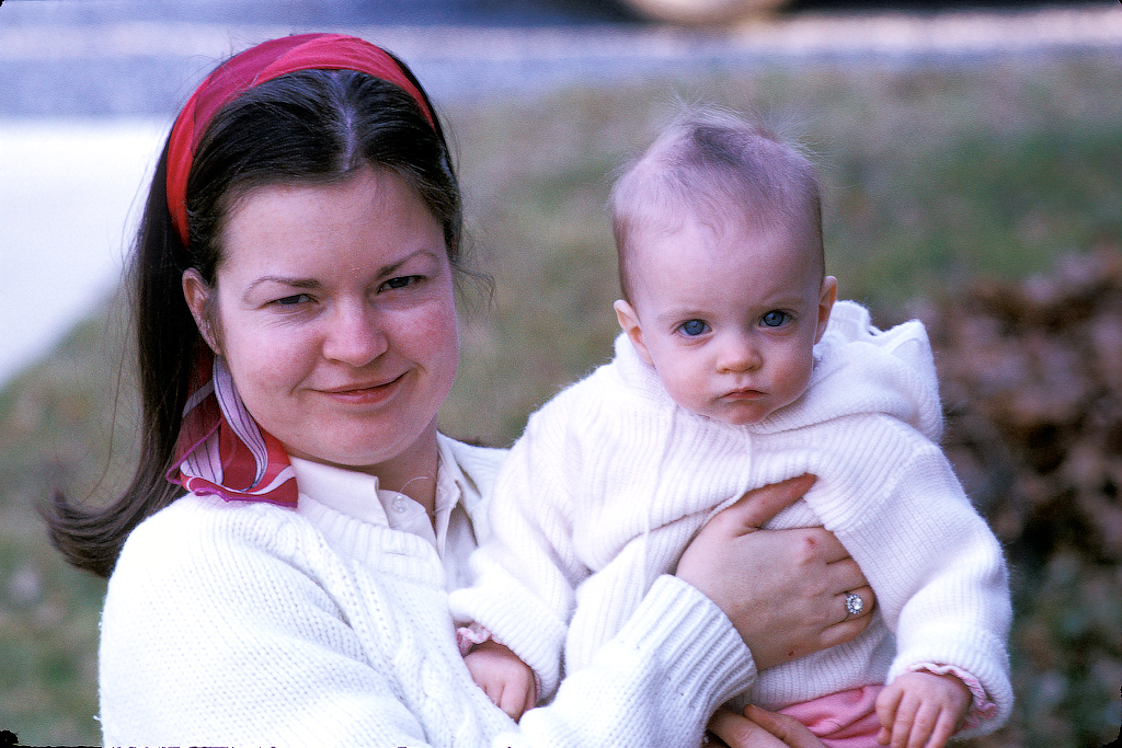 48 74-3 Susan Holding Becca