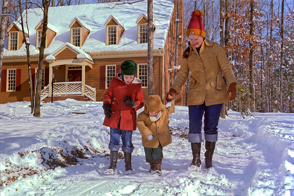 79-12 Downhill in Snow