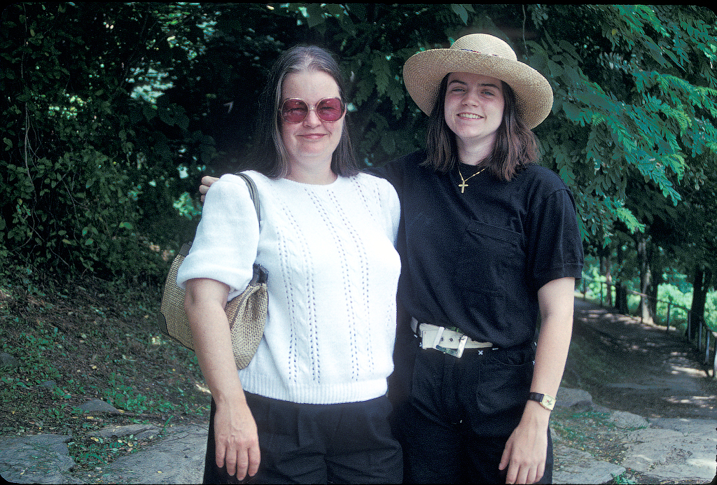 89-6 Becca & Susan - Harper's Ferry