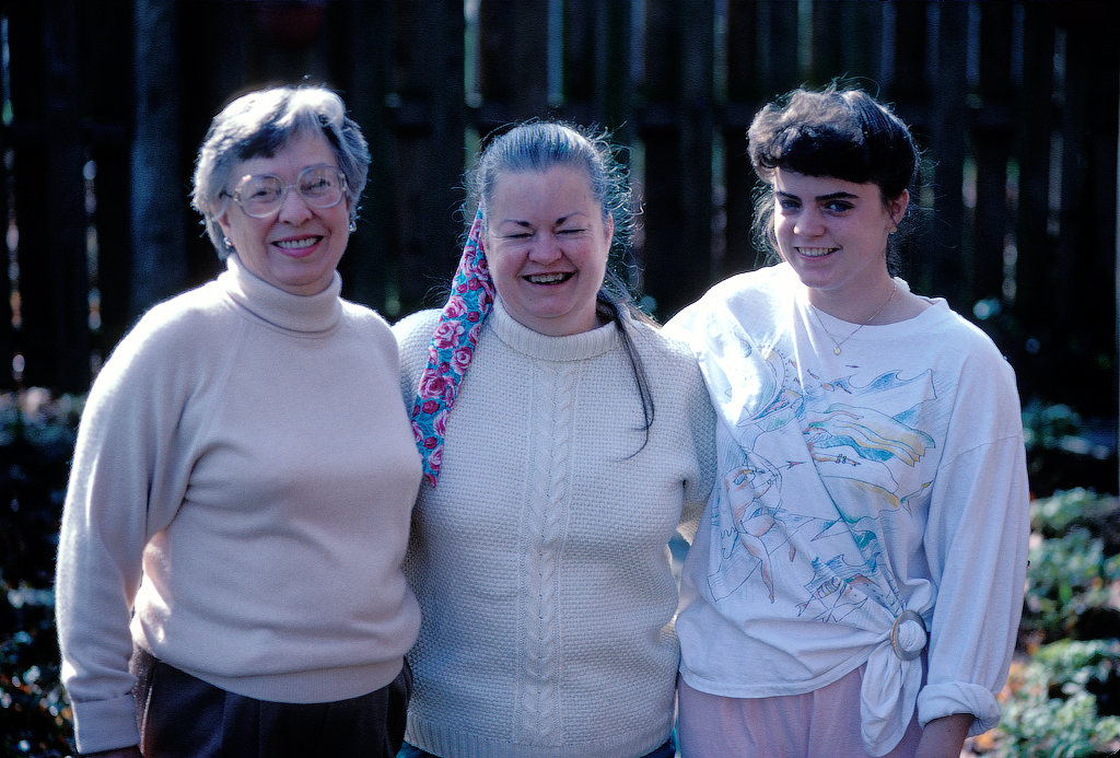 91-4 Joyce, Susan & Becca
