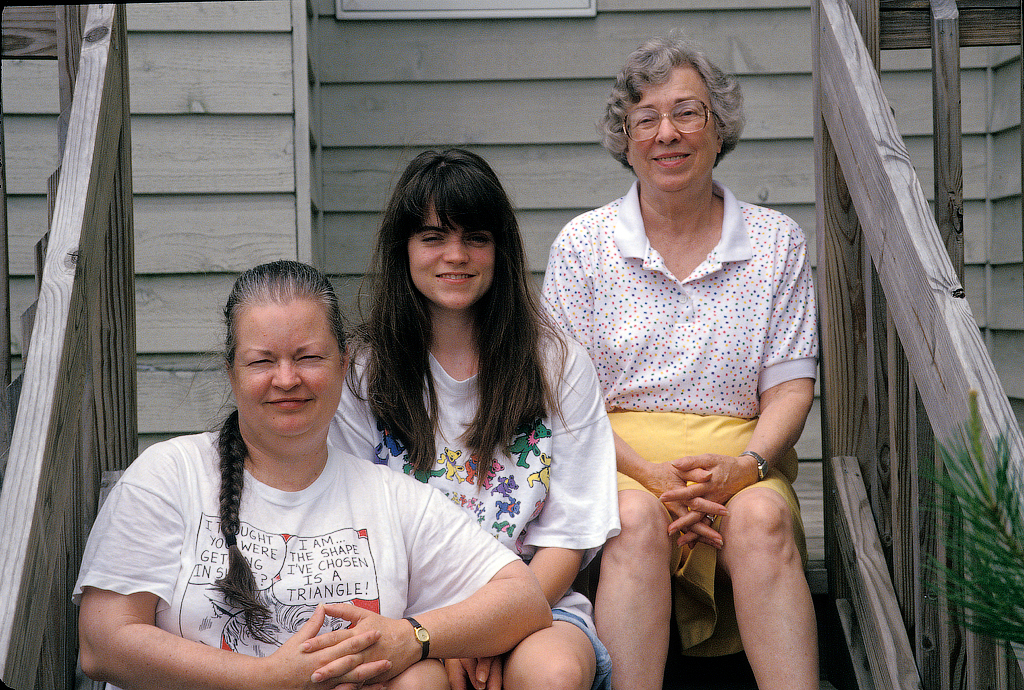 93-06 Becca Susan Joyce at Chinco