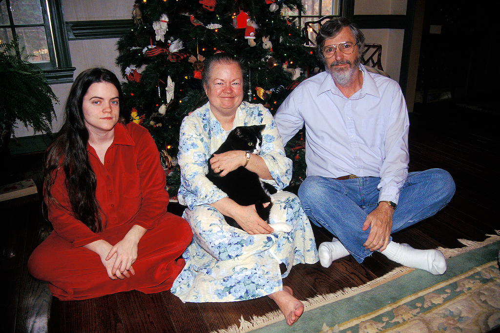 98-1 Xmas 97 Under the Tree