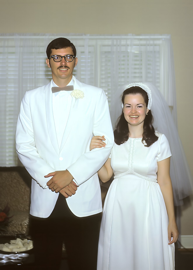 1970-08pm Michael&Susan_Wedding_1970Aug_B8C09_13_Topaz_1