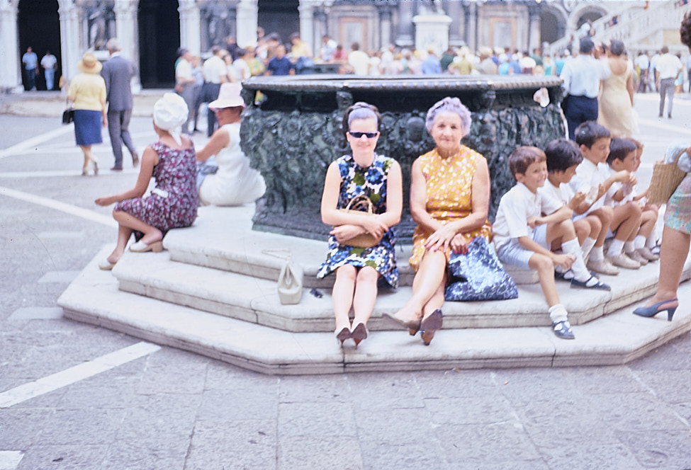 1967-08 Susan_VeniceDucalPalace_1967Aug_SCB8-R2C4-PT-KR01