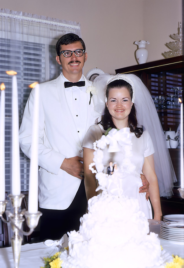 1970-08 Michael&Susan_Wedding_1970Aug_1C05-02_Topaz