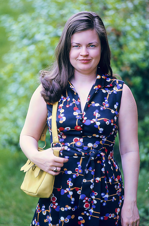 1972-06 Susan_1972June_1C09_17_Topaz