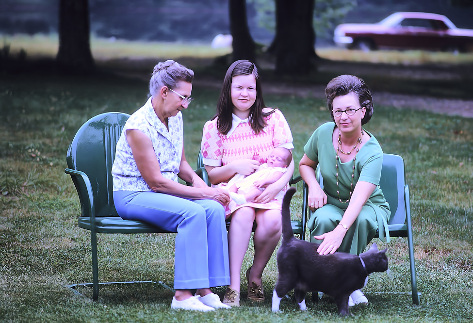 1973-06 FourGenerations&MichaelCat_PayneFarm_1973June_PP01_21_Topaz