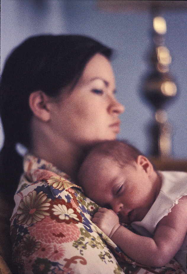 1973-08 SusanHoldingBecca1_NoRandolph_1973Aug_CS