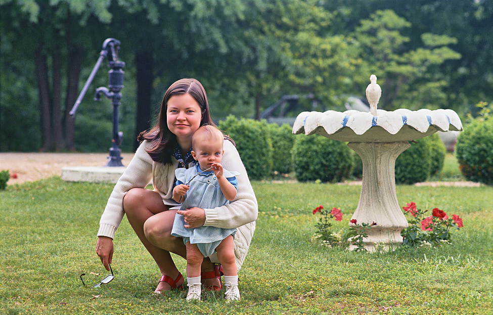 1974-05 Becca&Susan_PayneFarm_1974May_CNeg_1