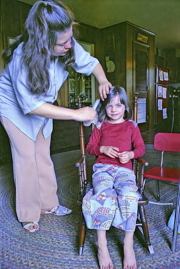 1978-05 Susan&Becca_NoRandolph_1978May_CNeg_1