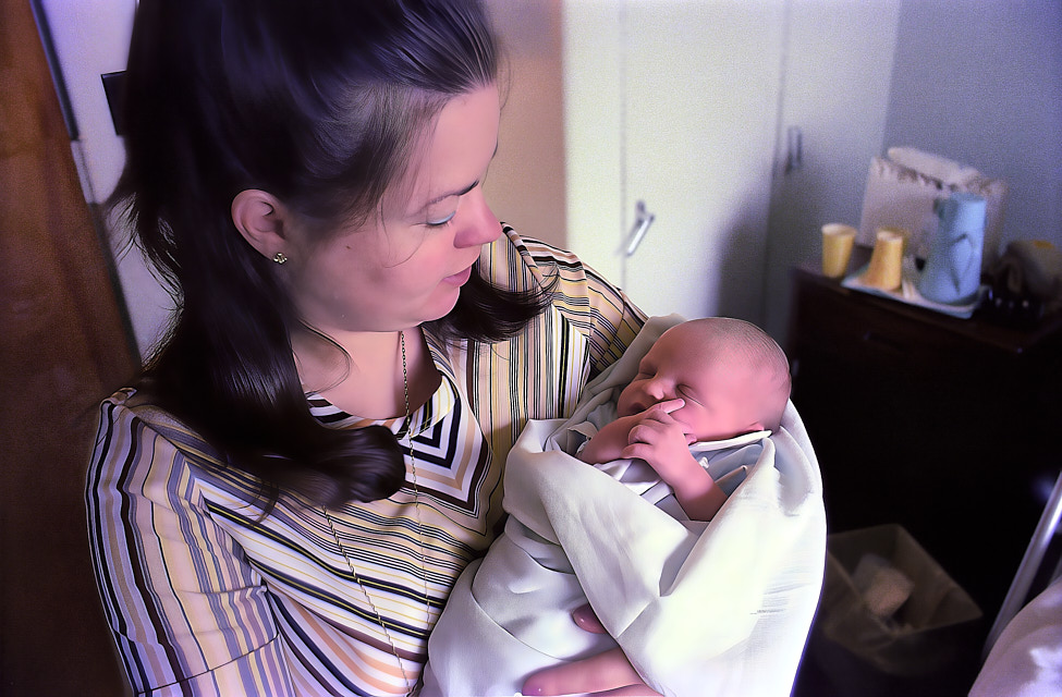 1978-05 SusanDavid_MaryWashHospital_1978May_Topaz