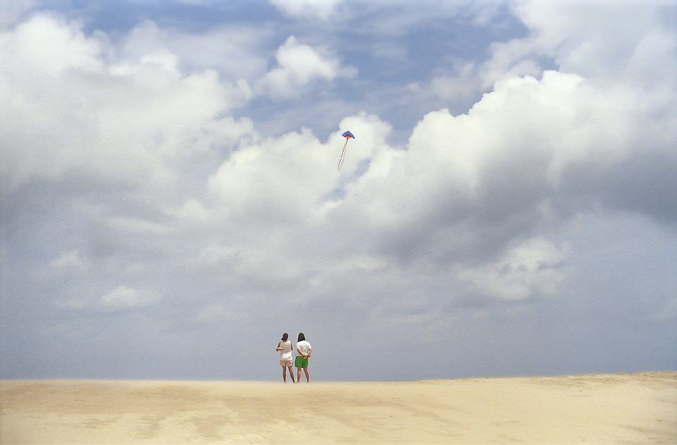 1988-07 RebeccaSusan_KiteH_NagsHead_1988July_Topaz