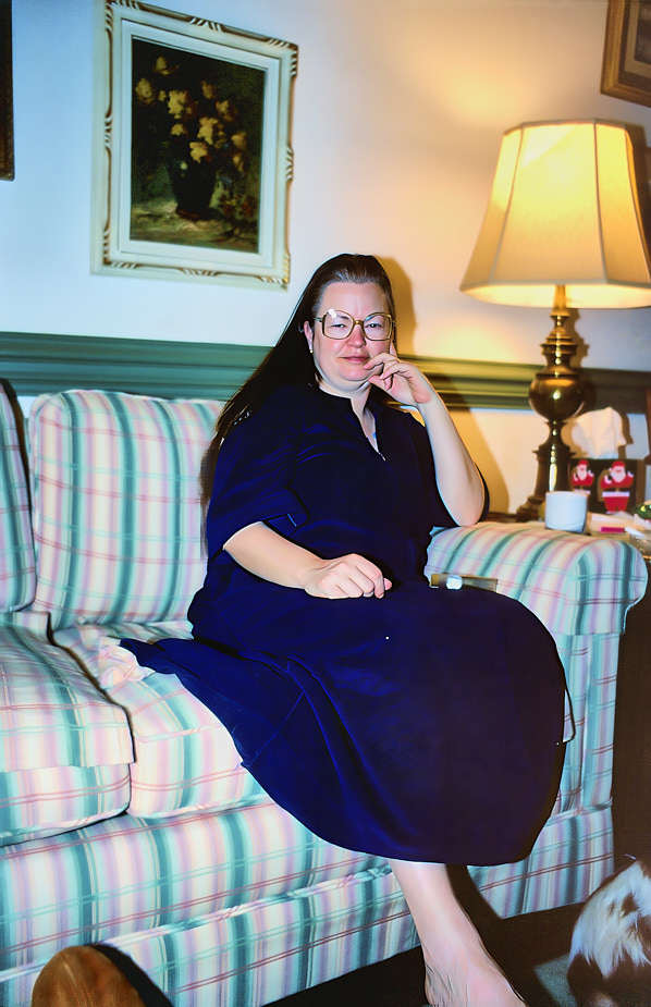 1989-12 Susan_Christmas_Hillcrest_1989Dec_SCB7-R3C4-PT-KR33_Topaz