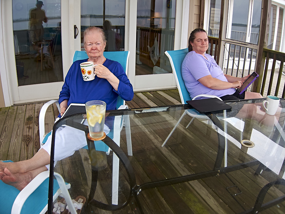 2018-06 SusanMichaelRebecca_Chincoteague_2018Jun_Susan&Rebecca_Chincoteague_2018Jun_IMG_3817