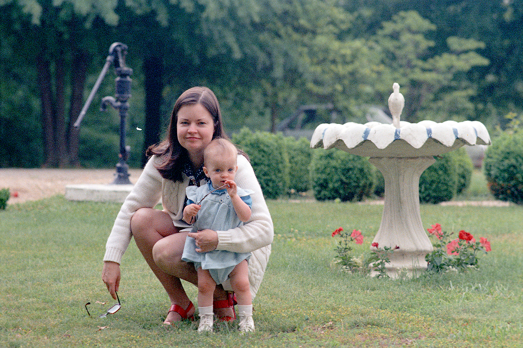 74-5 Susan & Becca at Mema's