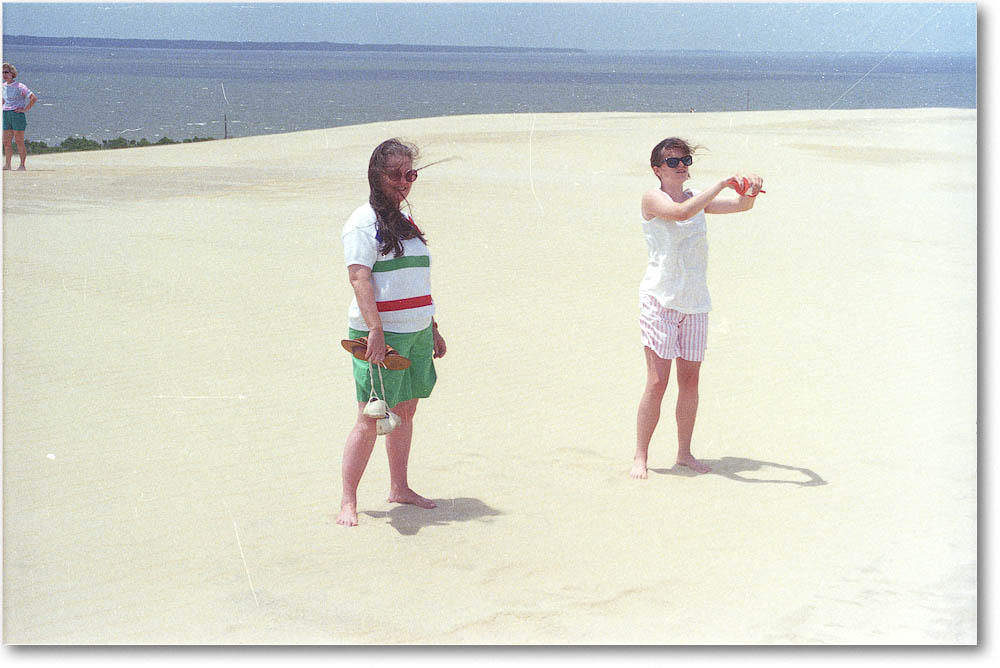 RebeccaSusan_KiteH2_NagsHead_1988July copy