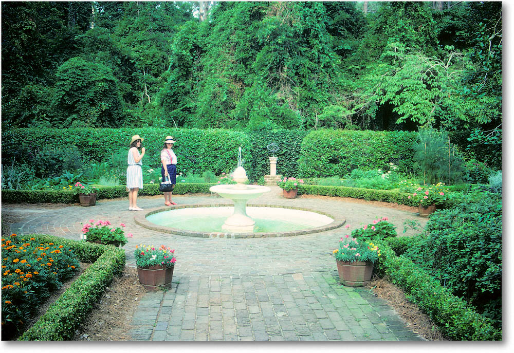 Susan&Becca_Manteo_1989July_B6C06_25 copy