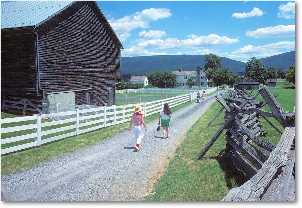 Susan&Becca_NewMarket_1988July_B6C04_35 copy