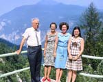 1967-06 SusanJoyceMemaFred_Italy_1967June_B8C07_32_Topaz