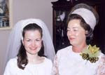 1970-08 Susan&Joyce_Wedding_1970Aug_1C05-13_Topaz