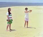 1988-06 Becca&SusanFlyingKite1_NagsHead_1988Jun_CNeg_Topaz