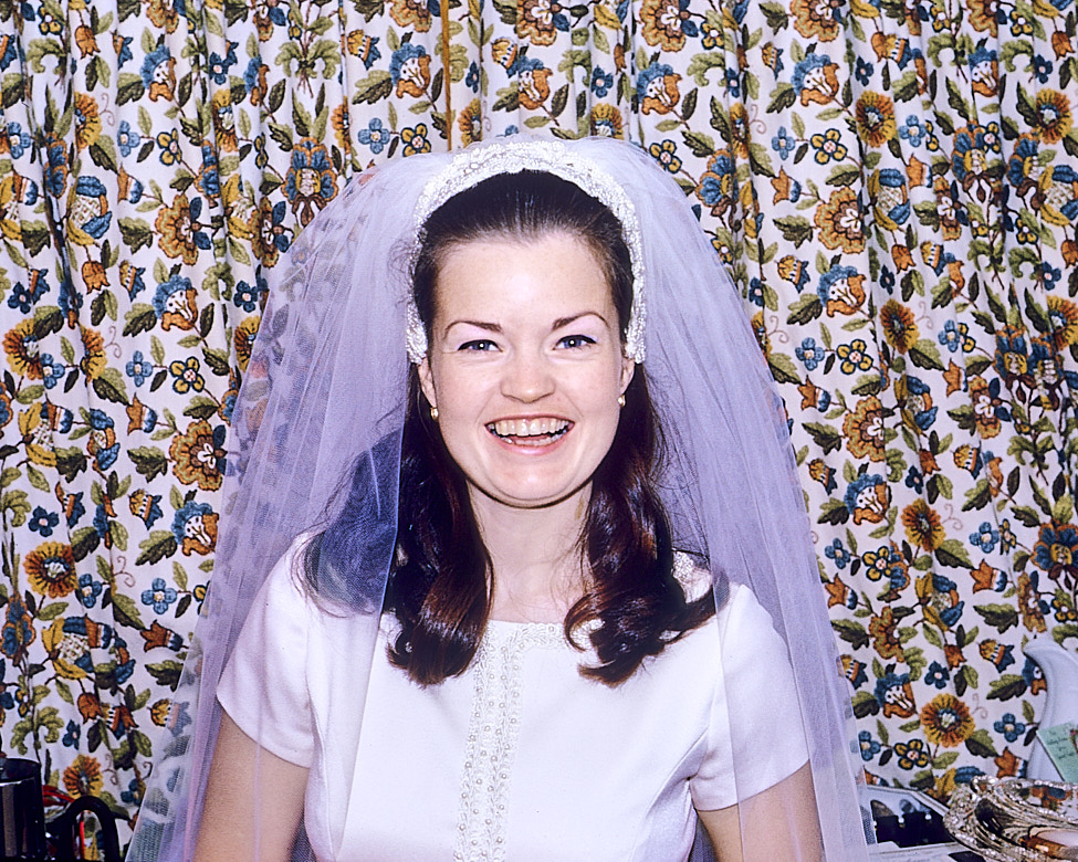 1970-08 A029 Susan_Wedding_1970Aug_1C05-06