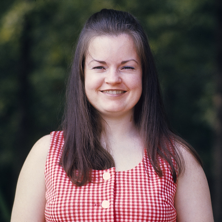 1971-09 A046 Susan_RedCheck_PayneFarm_1971Sept_1C06-06_1