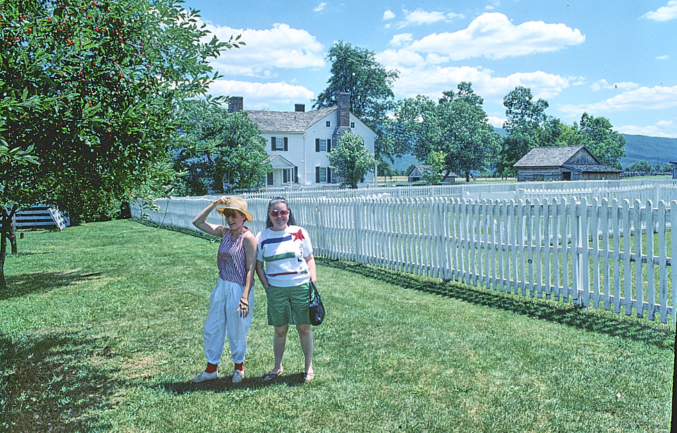 1988-07 SusanRebecca_NewMarket_1988Jul_SCB6-R1C4-PT-KR36