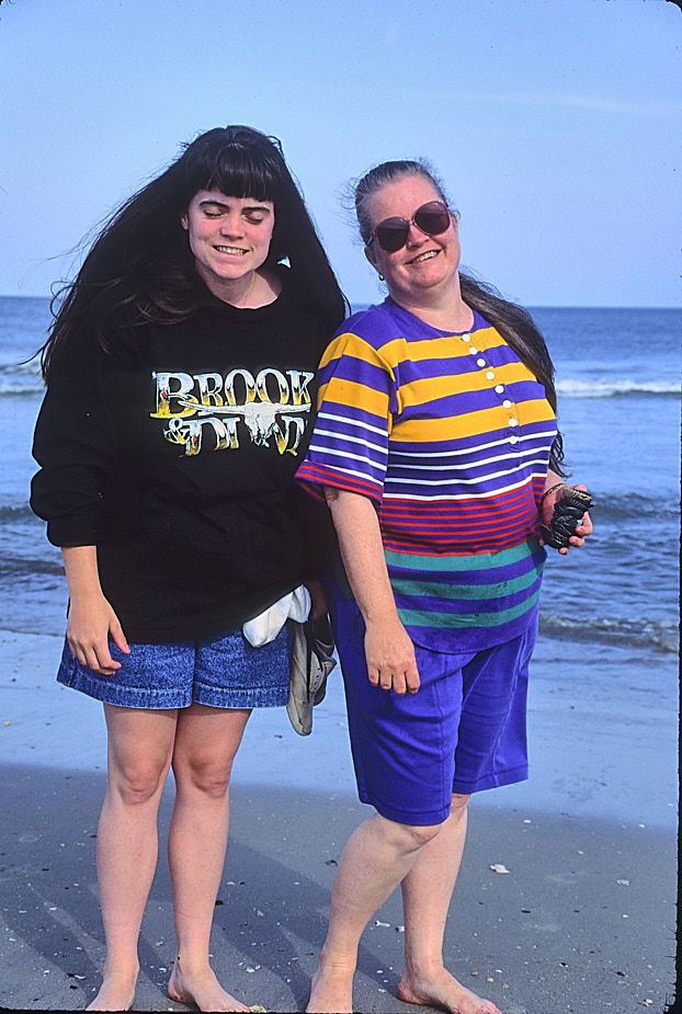 1992-06 Susan&Becca_Brooks&Dunn_Assateague_1992June_PP10_19