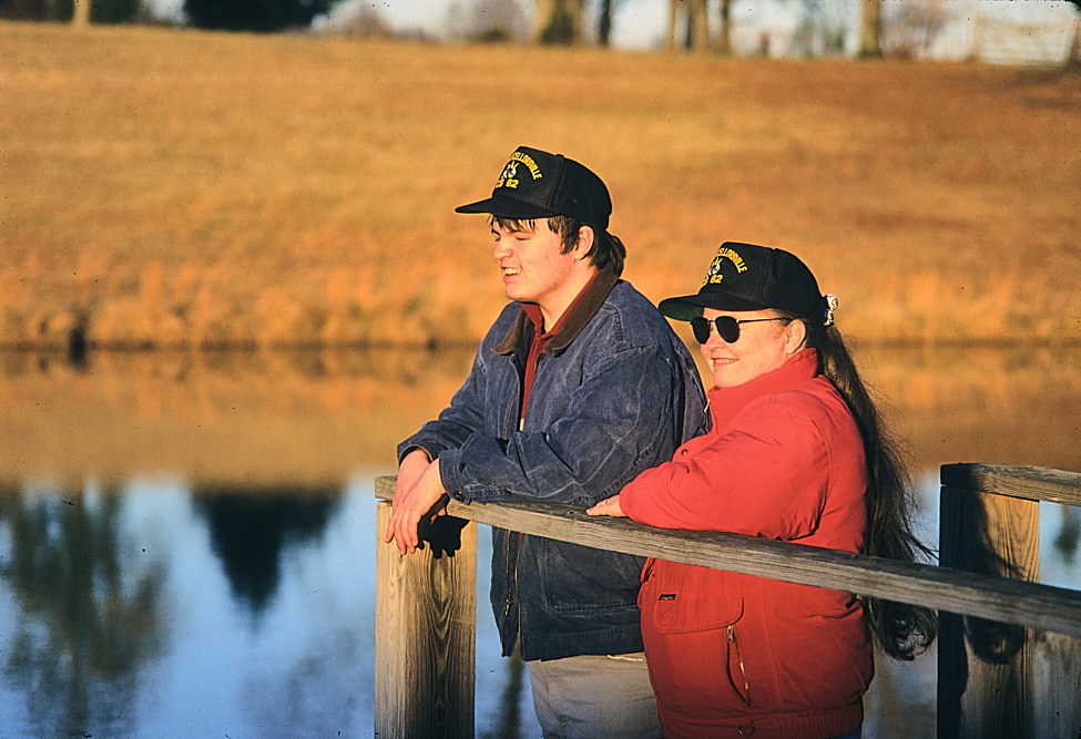 1995-05David&Susan_LakeDock_PayneFarm_1995May_PP21_12