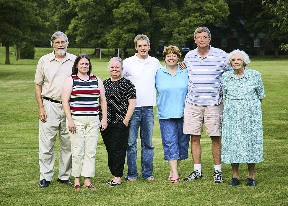 2004-06 Andrew&Family_Collierville_2004Jun_1FFT5311_repaired