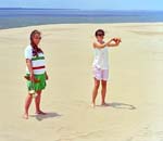 1988-06 Becca&SusanFlyingKite1_NagsHead_1988Jun_CNeg_Topaz