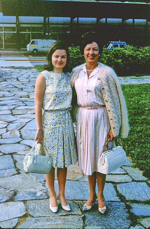Susan&Joyce_MilanoAirport_1966Jun_SCB8-R2C4-PT-KR15_1