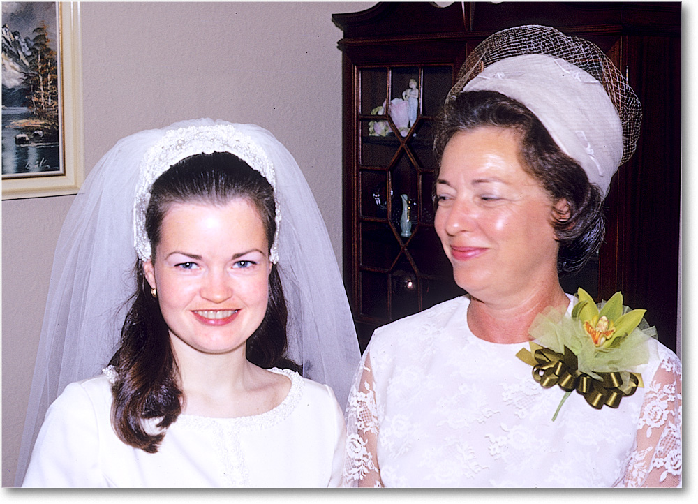 A010 Susan&Joyce_Wedding_1970Aug_1C05-13 copy