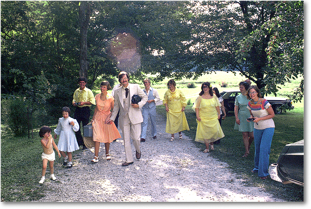 77-10 Ron & Sylvia Arriving copy