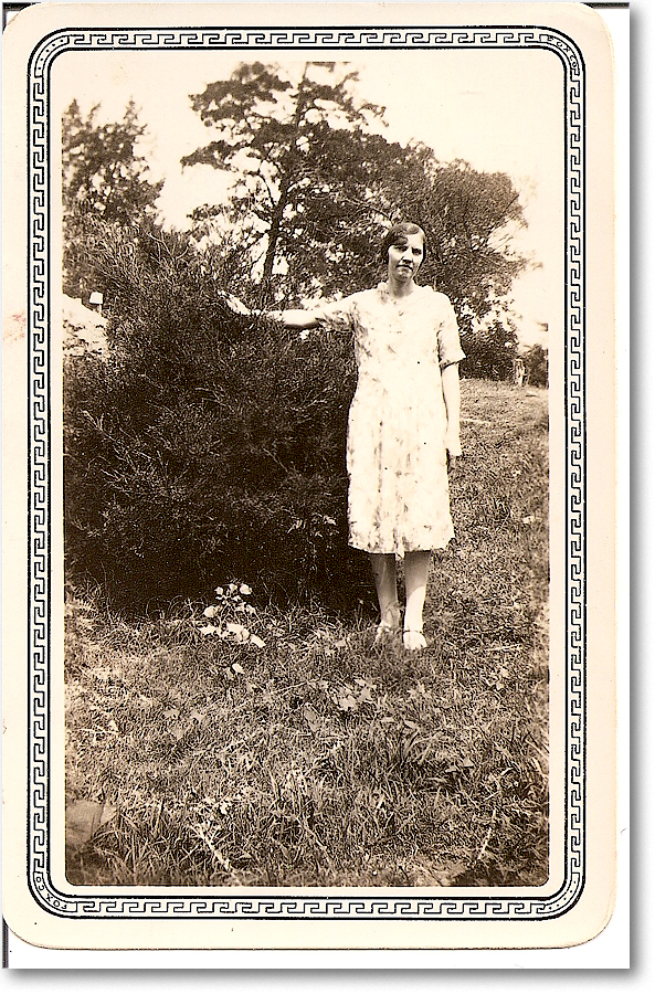 1929-07-Aunt Hessie, Frank Flake's sister copy