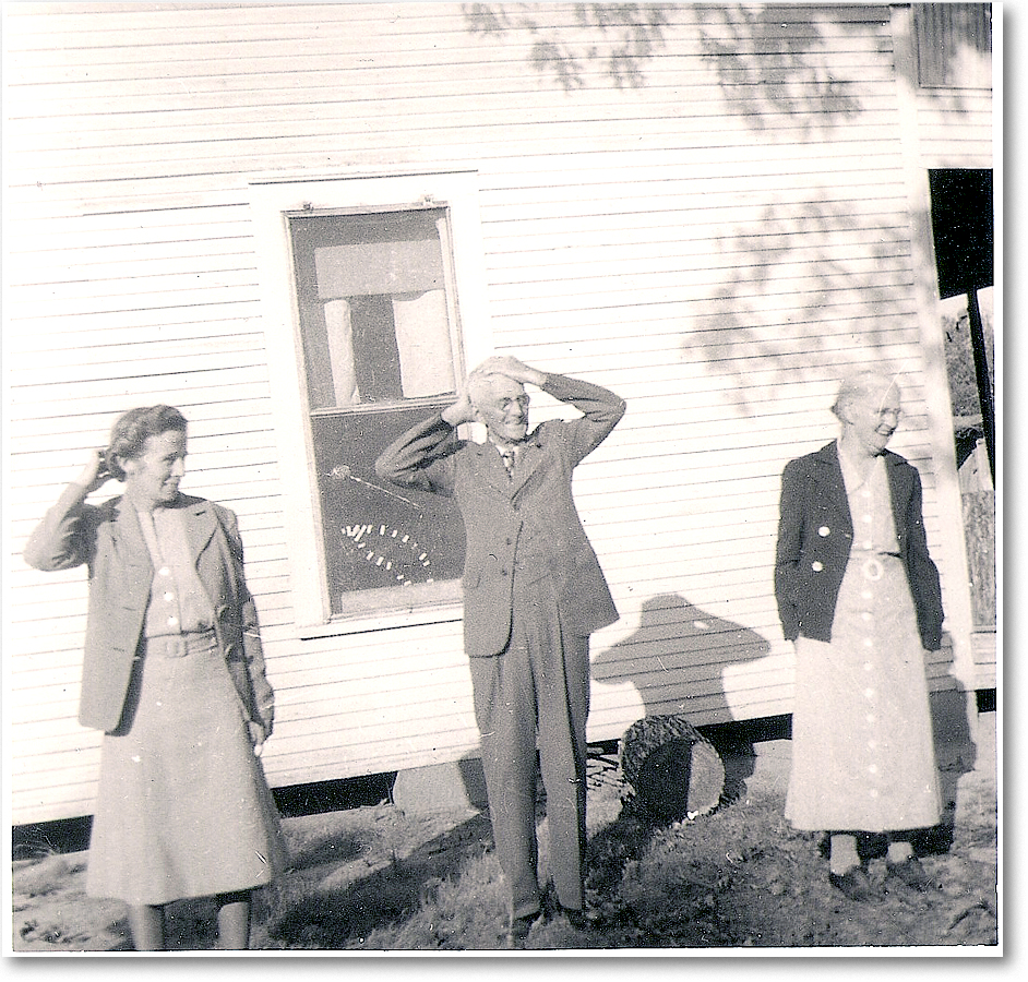 1946 Auntie-Lora Lewis Rosa Lee Wilson, Clarksburg,TN on Farm copy